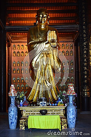 Gold Buddhist statues, Bai Dinh Pagoda, Ninh Binh, Vietnam Stock Photo